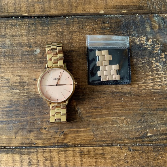 Nixon - Kensington - Rose Gold Watch - Picture 3 of 5